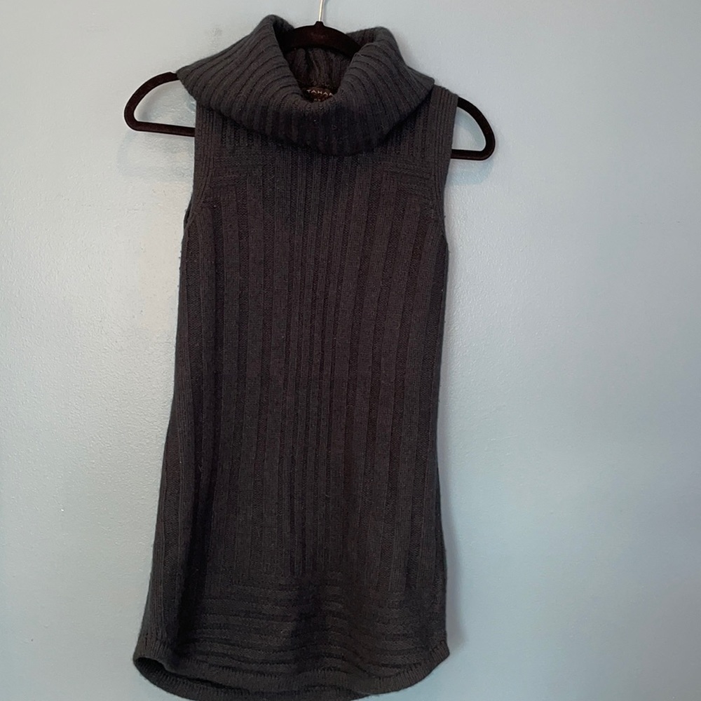 Tahari Turtle Neck Sweater Dress💥